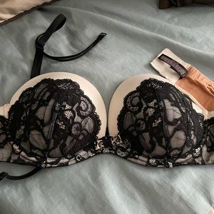 Victor’s Secret very sexy strapless bra